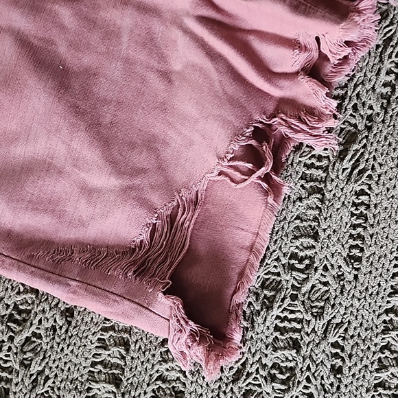 American Eagle Mom Short - Picture 2 of 4